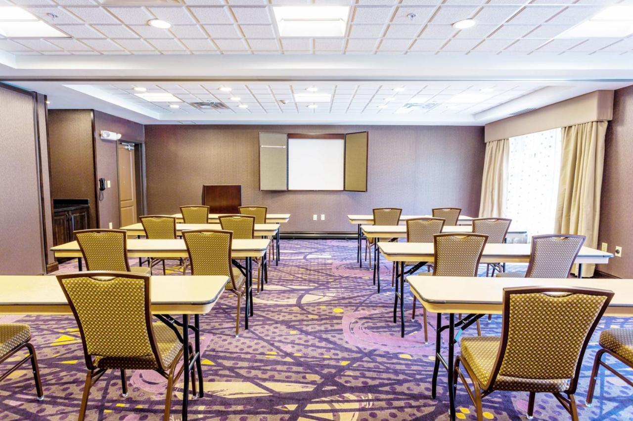 Holiday Inn Express Hotel & Suites Billings By Ihg Exterior photo
