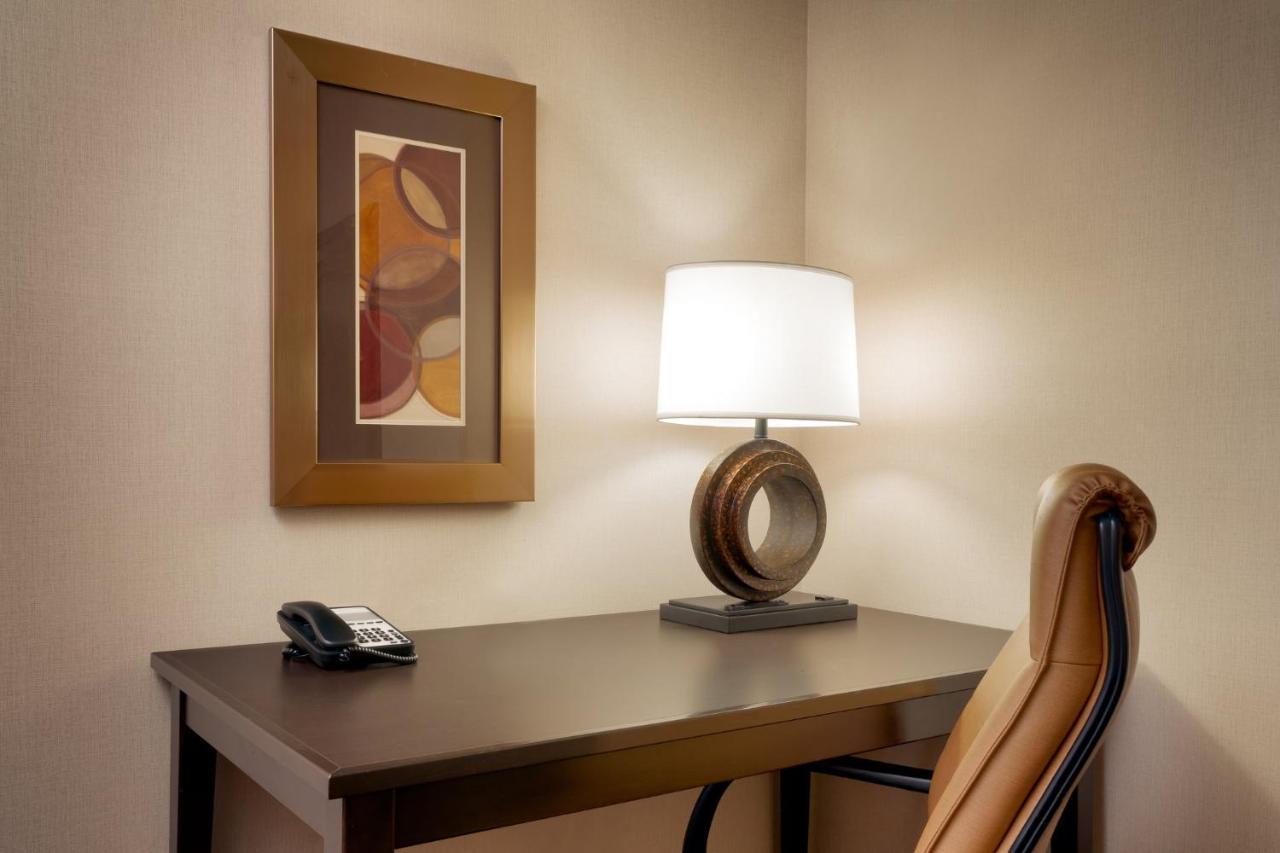 Holiday Inn Express Hotel & Suites Billings By Ihg Exterior photo