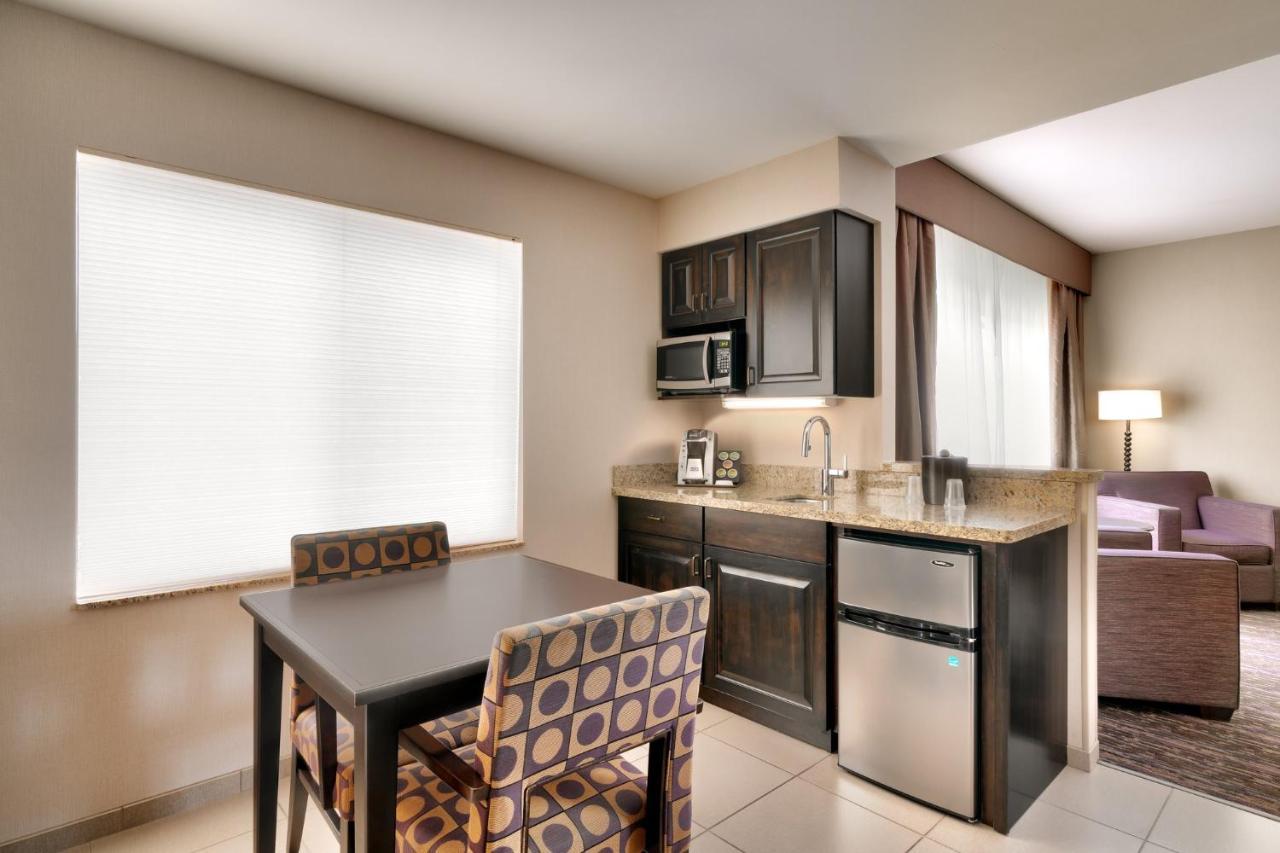 Holiday Inn Express Hotel & Suites Billings By Ihg Exterior photo