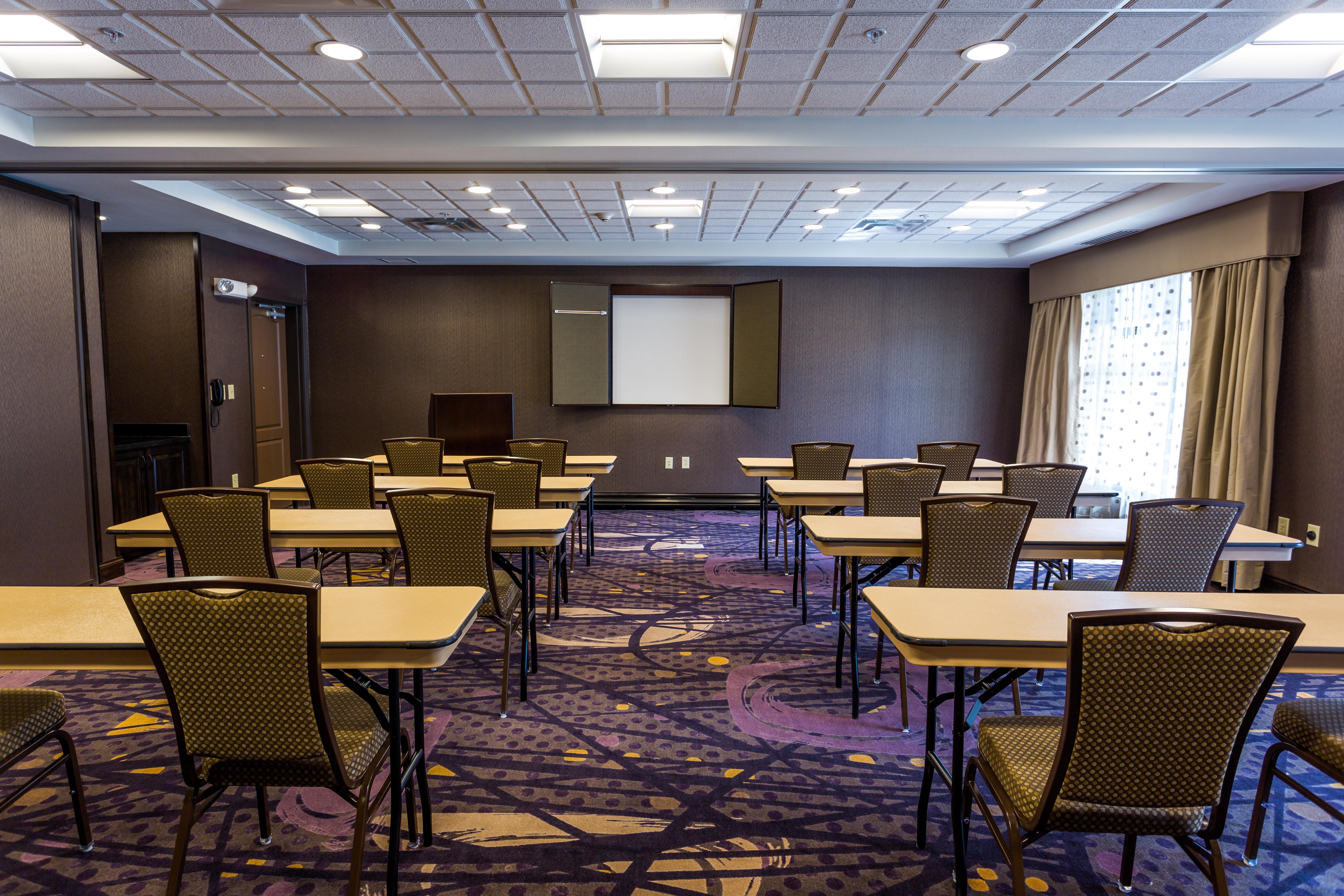 Holiday Inn Express Hotel & Suites Billings By Ihg Exterior photo